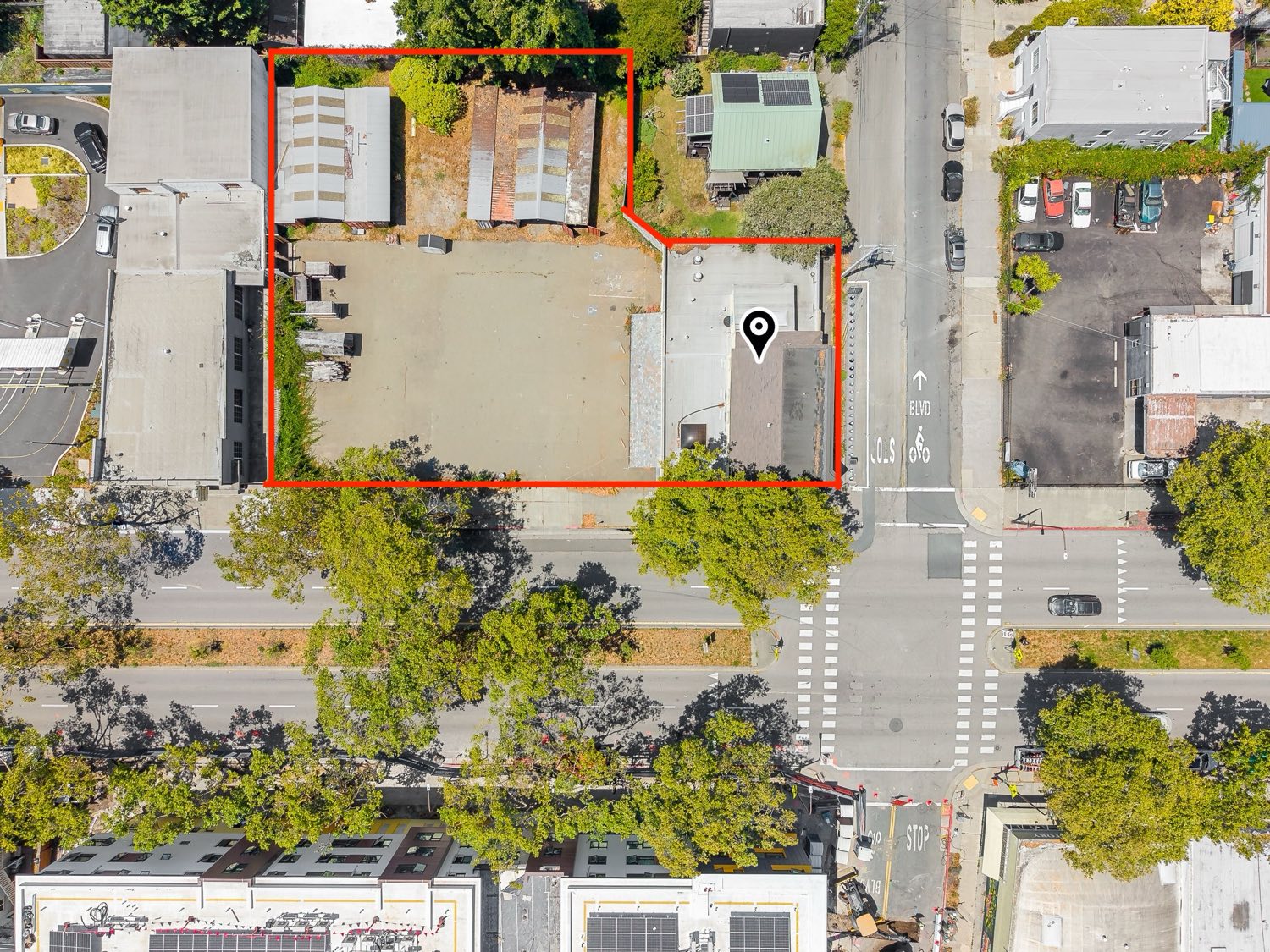 Overhead view of 2400 San Pablo Avenue with the parcel boundary outlined.